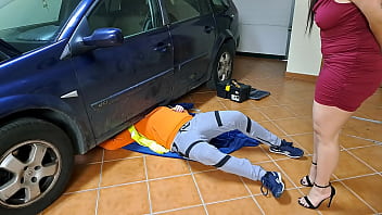 Horny wife receives internal cumshot from the mechanic